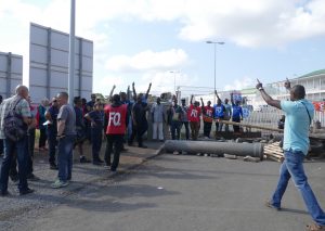 Blocage des portes de la maison d'arrêt