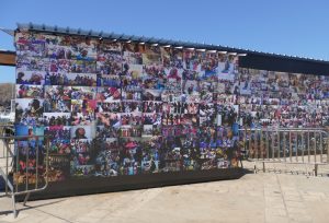 Exposition audiovisuelle sur le debaa place de la République à Mamoudzou