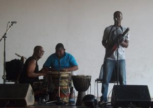 Dédé Saint Prix avec Yaniss et Mwegne Mmadi