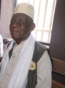 Papa Kamardine devant son douka