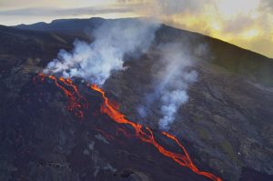 Une coulée de lave apparue jeudi (Crédits photo: JIR)