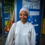 jeune fille souriante