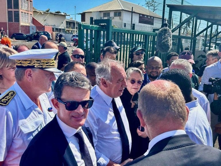 François Bayrou, immigration, Mayotte, Michel Rocard, François Mitterrand, intégration