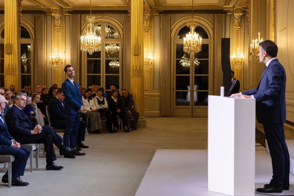 Sébastien Mirek, Emmanuel Macron, ordre national du mérite,