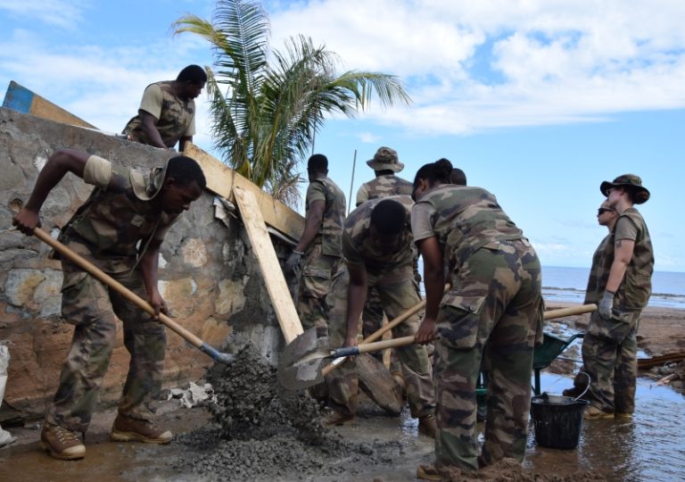 Bataillon reconstruction, chantier, Mtsamboro, Mayotte
