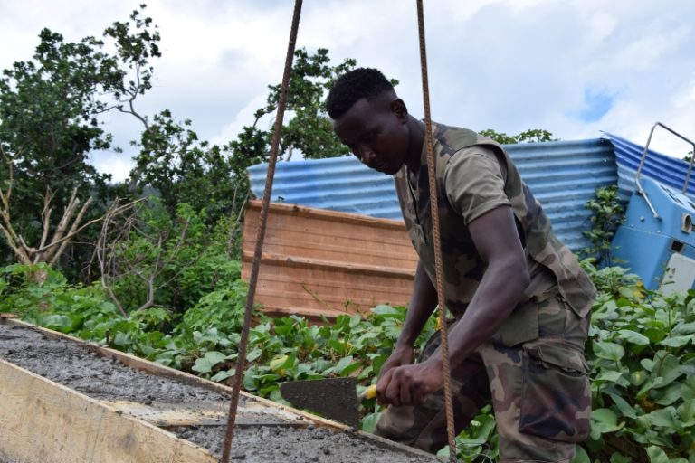 Bataillon reconstruction, chantier, Mtsamboro, Mayotte