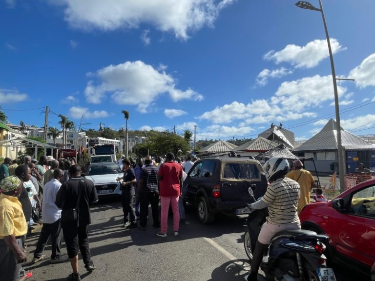 Grève, taxi, Caribus, transport, Mayotte