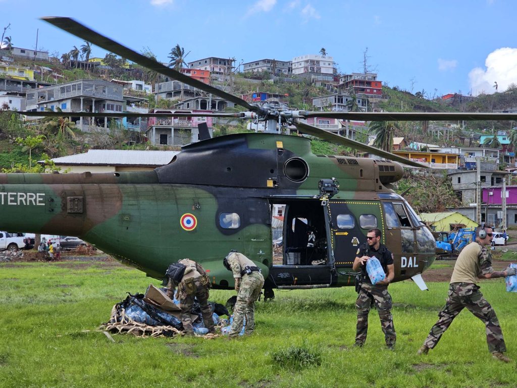 Mayotte, Chido, distribution eau, alimentation, militaires,