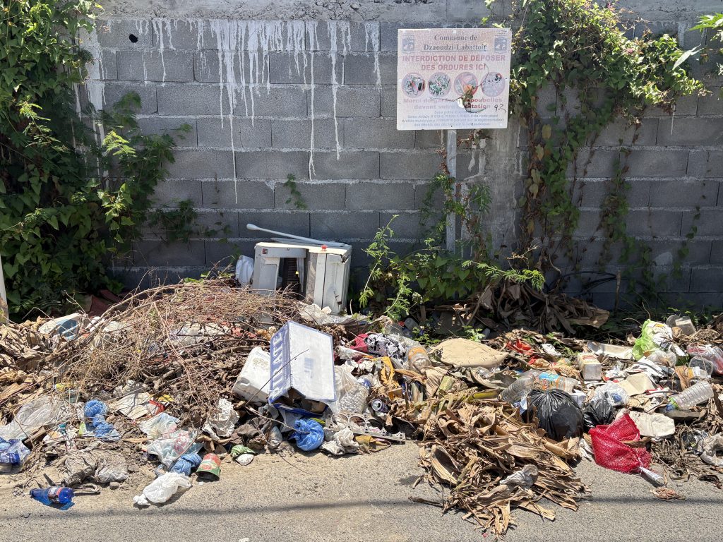 Bouéni, dépôts sauvages, déchets, Bouéni, Mayotte