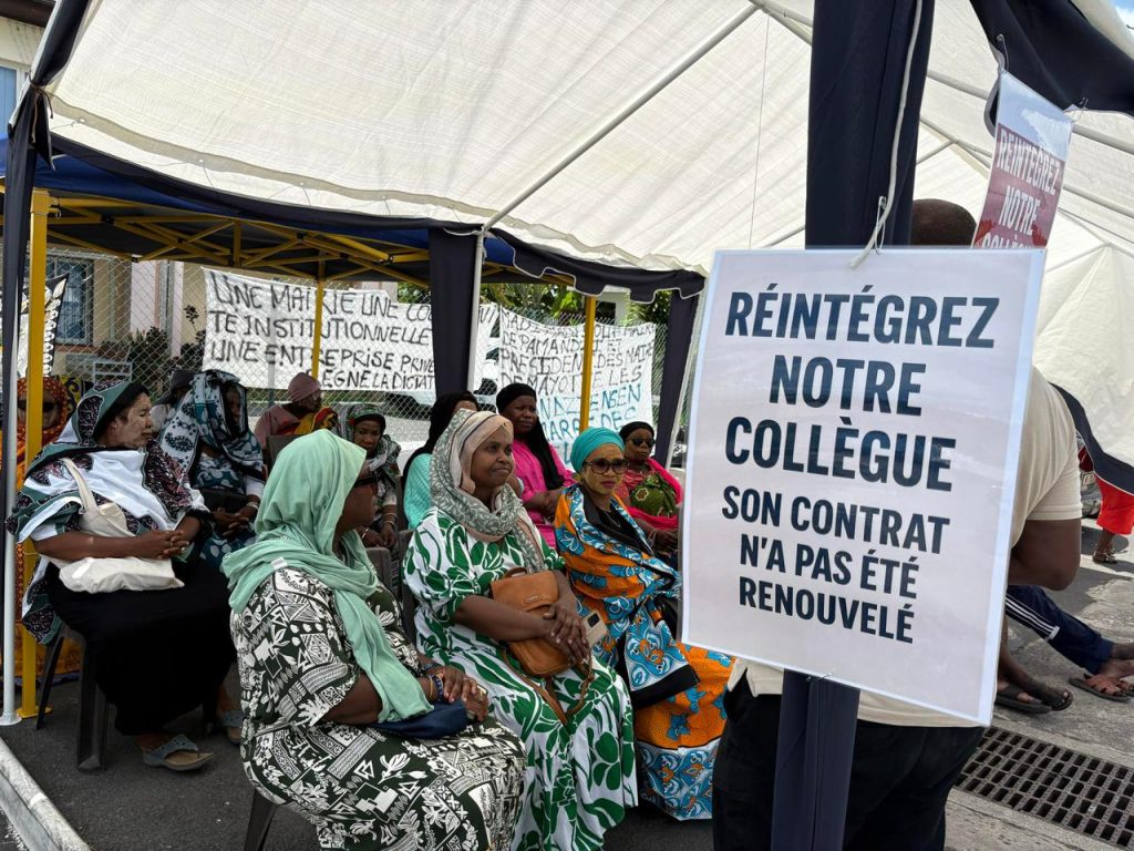 Mayotte, Pamandzi, blocage, mairie,