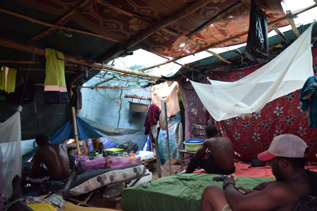Tsoundzou, camp, exilés, Coallia, Mayotte