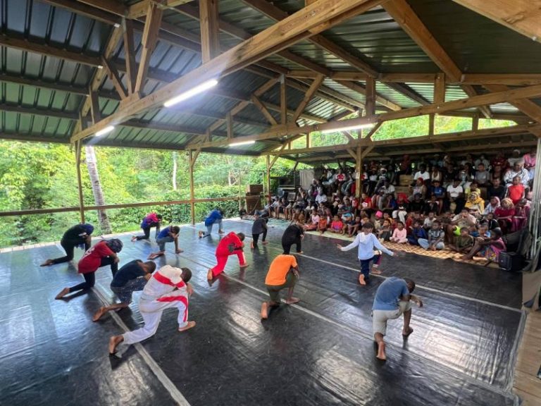 Hip Hop Evolution, Paradis des Makis, Mayotte
