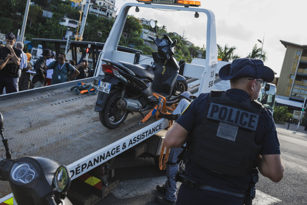 Kingia, contrôle, scooter, moto, moto-taxi, amende, économie informelle, mabawa, police, préfet, procureur, Mayotte