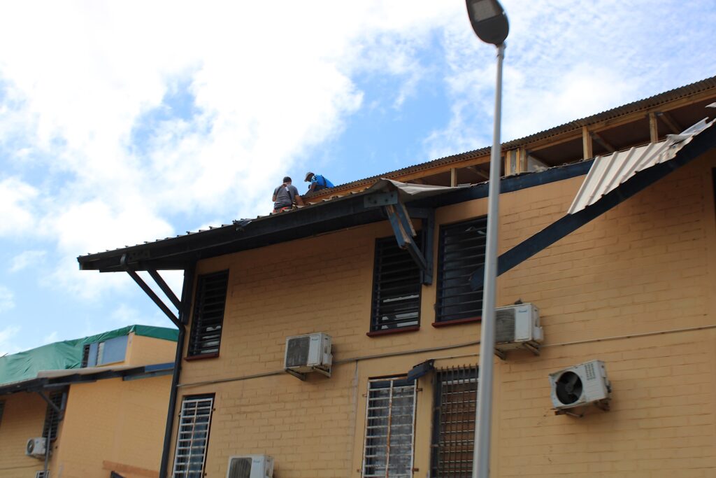 Mayotte, chaleur, ouvriers, travaux, reconstruction, 