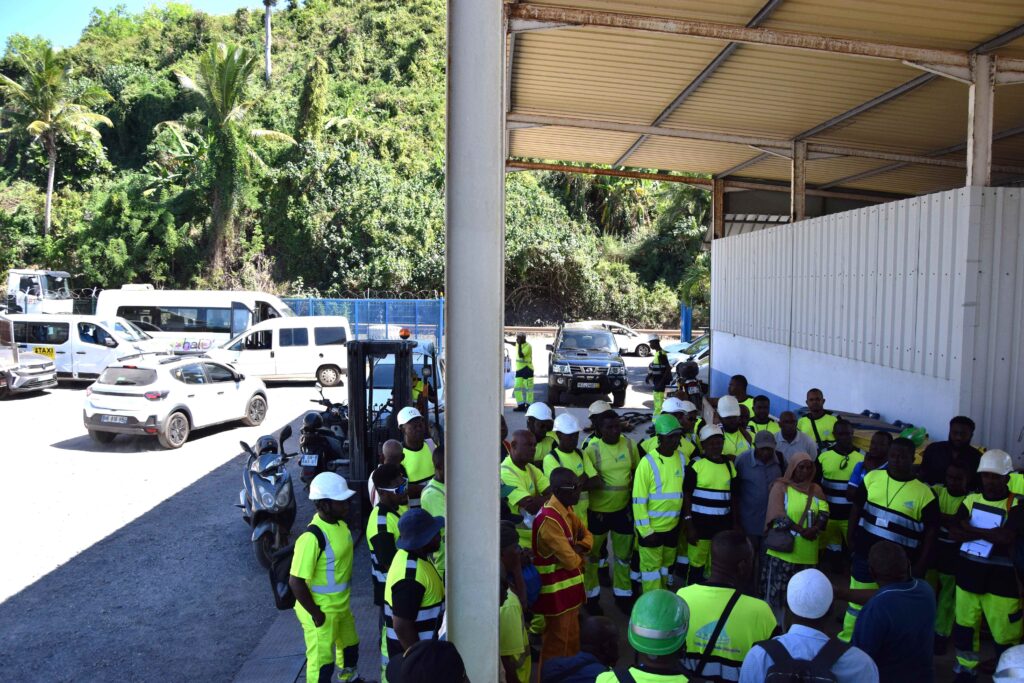 Mayotte, Département-Région, EPIC, port de Longoni,