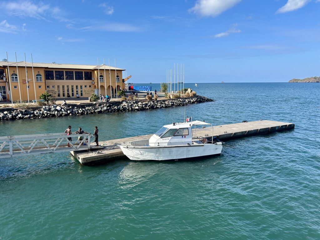 Mayotte, port de plaisance, office de tourisme, quai Colas, bateau, préfet, Zélée, 