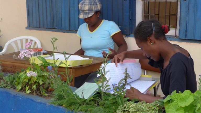 Les employés du fokontany délivrent les cartes électoral jusqu'au dernier moment