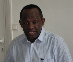 Said Omar Oili, porte-parole des maires