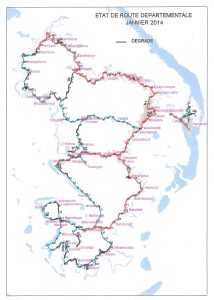 La carte des routes de Mayotte. En rouge, les nationales. En bleu, celles qui dépendent du Conseil général. En noir, les portions dégradées