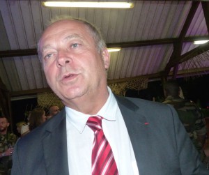 Le sénateur Joël Guerriau lors de sa visite à Mayotte