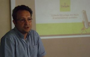 Frédéric Hédouin, le directeur général de Corépile, présente le dispositif aux entreprises qui vont y participer