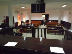 La longue attente avant le début des comparutions