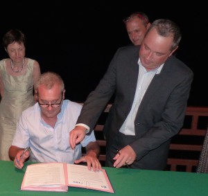 Signature de convention entre le CHM de Mayotte et le CHU de La Réunion en 2014