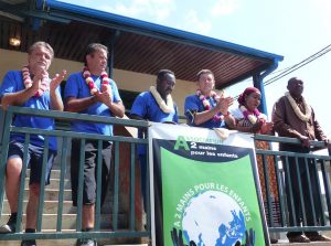 Les organisateurs, membres de l'association "A deux mains pour les enfanst"