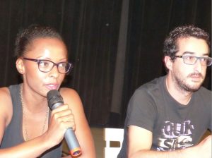 Farah, chef d'entreprise et Sylvain, l'assistant social