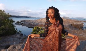 Dans la mangrove d'Iloni, un lieu chargé d'esprit et d'ondes positives où elle aimait venir répeter