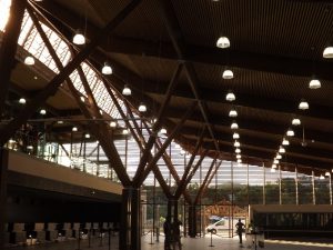 Aéroport Mayotte contre jour soleil d'après midi