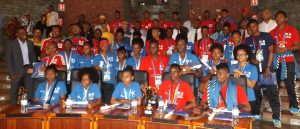 Photo de famille de la délégation de Mayotte avec les élus et les responsables des services