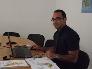 Jamel Mekkaoui, directeur de l'INSEE Mayotte présente l'étude sur les conditions de vie dans les villages