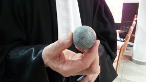 Une balle de 44 millimètres utilisée pour un tir de flashball