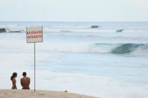 Baignade interdite sur une bonne partie du littoral de La Réunion suite au risque requin (Crédits photo: JIR)