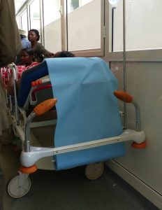 Un hôpital souvent saturé 