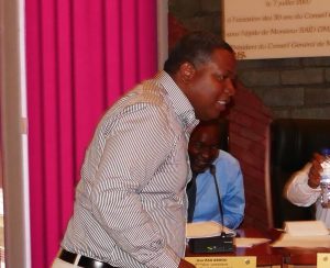 Daniel Zaïdani demande symboliquement à Issa Issa Abdou de rejoindre leur rang