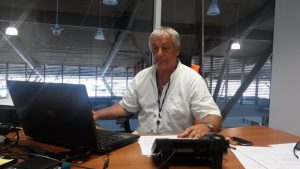 Daniel Lefebvre, le directeur de la société d'exploitation de l'aéroport, dans on bureau, à l'étage de la "nouvelle" aérogare