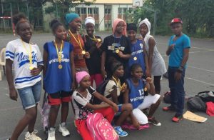 L'équipe de basket UNSS du collège d'Iloni (Dembéni) en partance pour Dijon