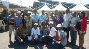 Les malgaches au Forum des métiers et de l'artisanat de l'océan Indien à Mamoudzou : artisans et présidents de chambres des métiers autour de la ministre malgache de l'artisanat