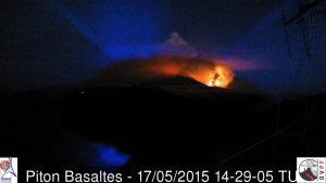 Piton de la fournaise depuis le Piton Basaltes