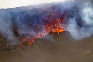 Le Piton de la fournaise en éruption en février dernier (Crédits photo: JIR)