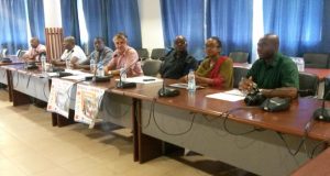 Elus et équipes de la mairie de Mamoudzou fin prêts à l'image de Laurent Mounier d'Angalia