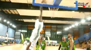 En blanc, Vautour impose un basket rapide mais pas assez précis