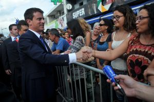 Bain de foule à Saint-Denis pour Manuel Valls (Crédits photo : JIR)