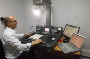 Alain Sanchez numérise 50.000 actes d'état civil