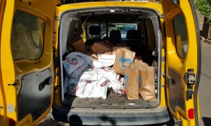 Une centaine de paniers livrés à domiciles aux personnes qui ont des difficultés à se déplacer ou qui ne veulent pas venir au local (Photo: Narivane)