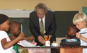 Avec les petits élèves de l'école de Pamandzi 5