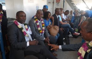 Issa Abdou et Soibahadine Ibrahim Ramadani avec les instances du football et le président du CROS Madi Vita, de retour des Jeux