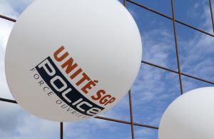 Policiers manif ballon USJP Police